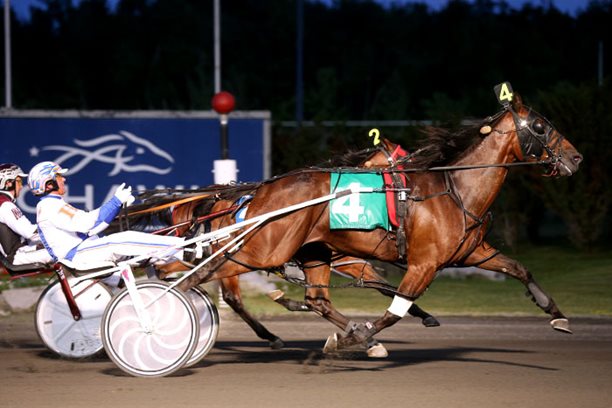 Continual Hanover in command of division after second victory
