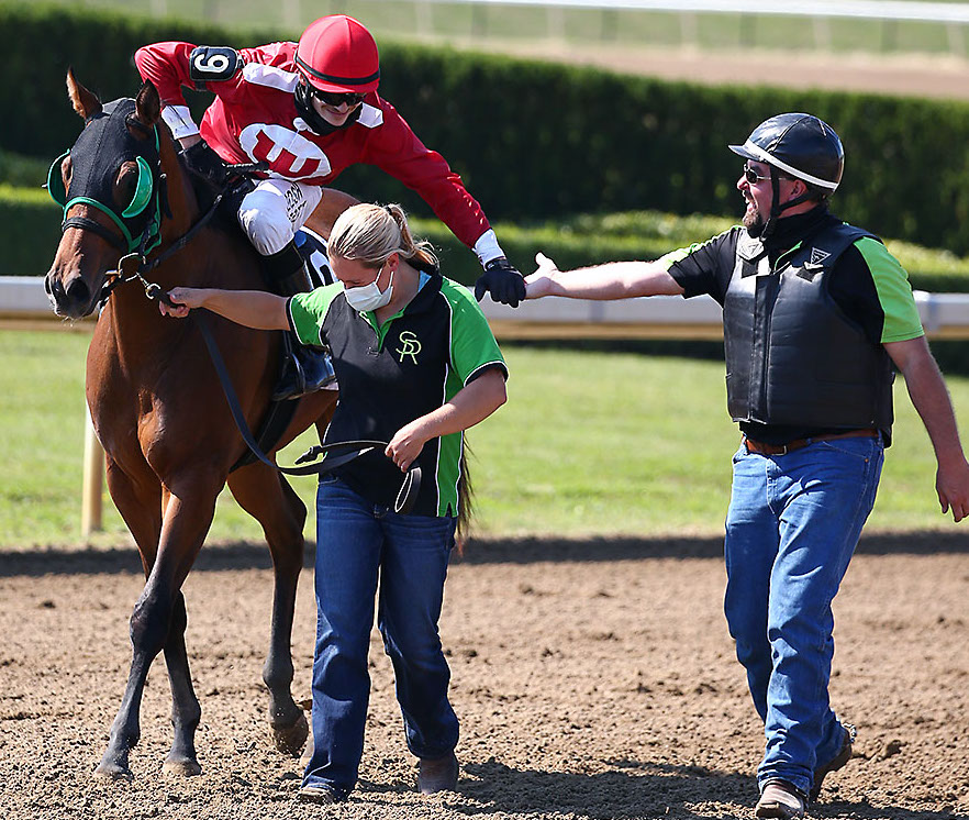 Night Leader Scores 8 to 1 Upset in $61,020 Ontario Bred Futurity at Ajax Downs