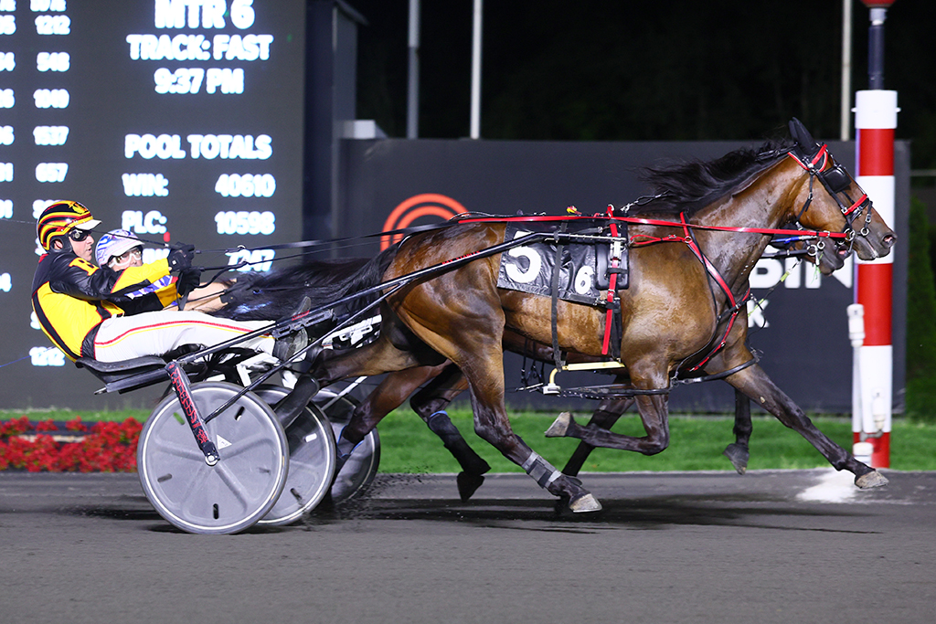 Kinnder Hotblood pulls off massive upset to win OSS Mid-Season Final at Woodbine Mohawk Park