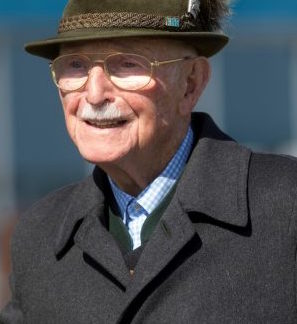 Thoroughbred builder Gustav Schickedanz passes