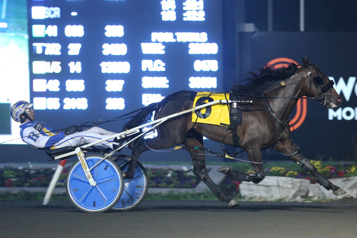 Jimmy Freight cruises to third straight Gold victory