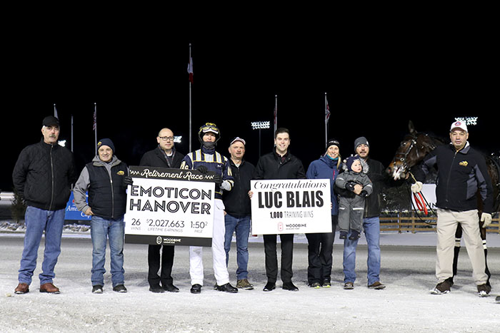 Emoticon Hanover victorious in final start