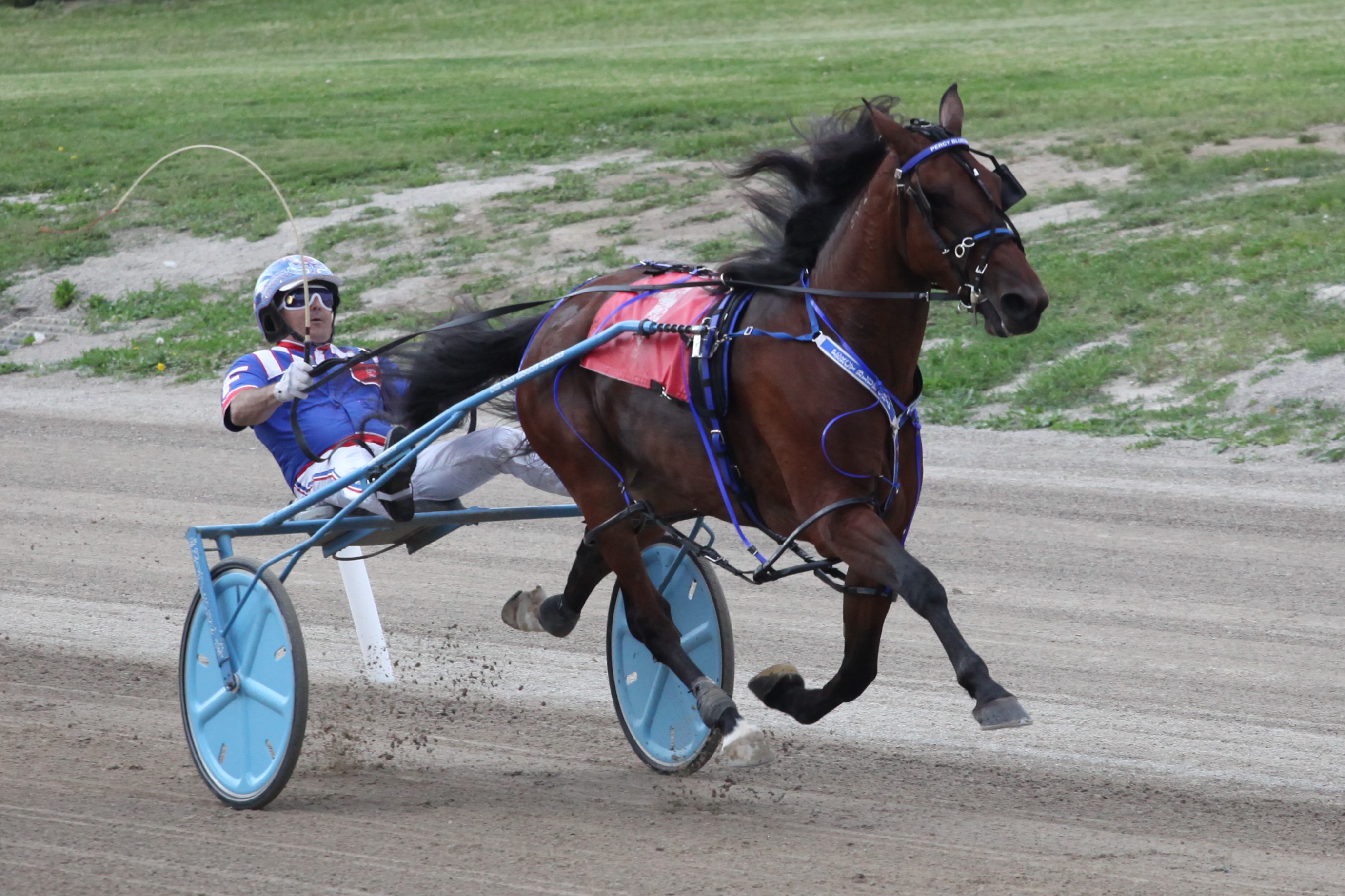 Percy Bluechip and Big Thong cruise in London Gold Leg